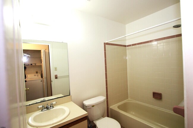 Building Photo - 2616 Canyon Ct