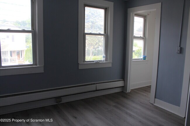 Building Photo - 1507 Luzerne St