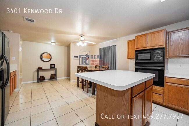 Building Photo - 3401 Kenwood Dr