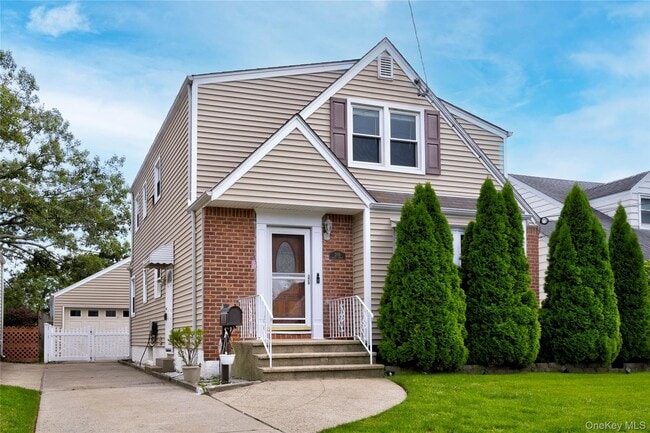 Building Photo - 209 Beech St