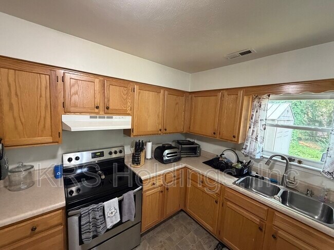 Building Photo - 416 Hill Meadow Dr