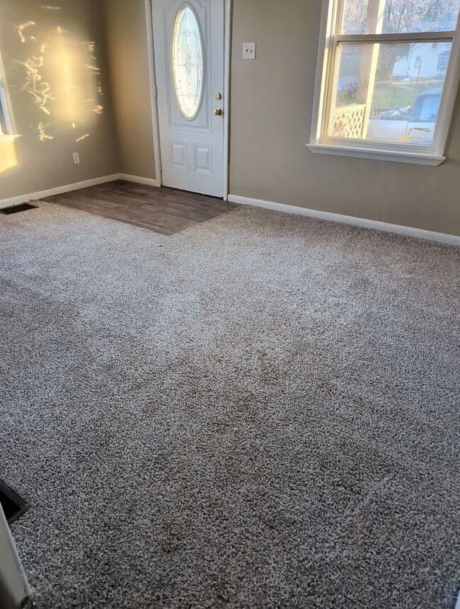 Building Photo - 2 Bdrm 1 Bath House