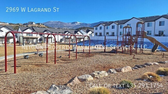 Building Photo - 2969 W LaGrand St