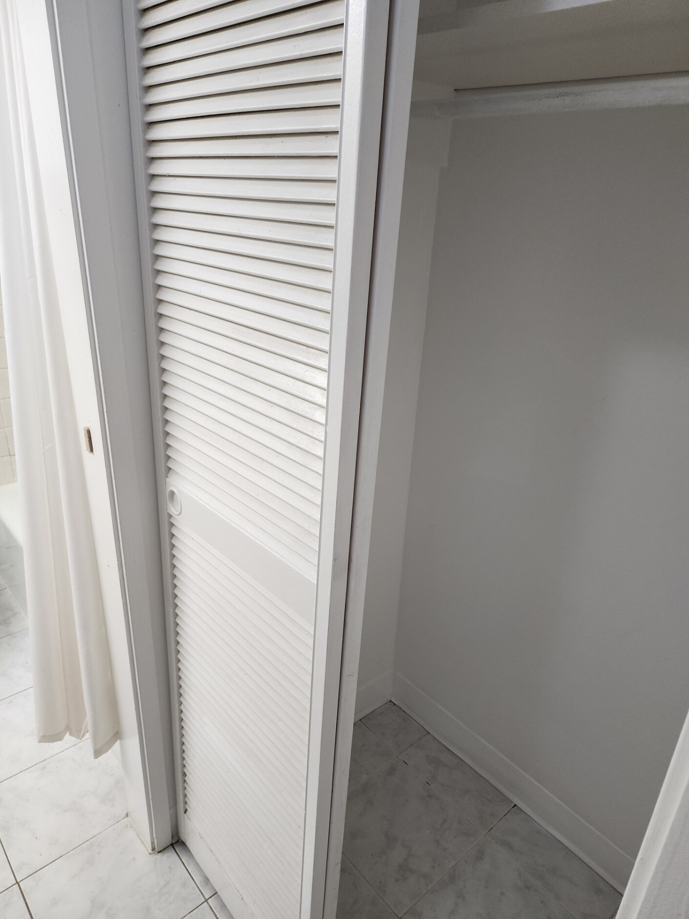 Building Photo - 1560 Kanunu St