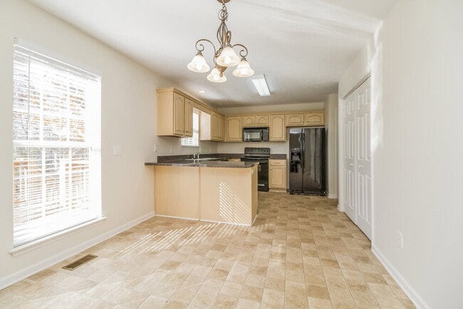 Building Photo - 5525 Craftwood Dr