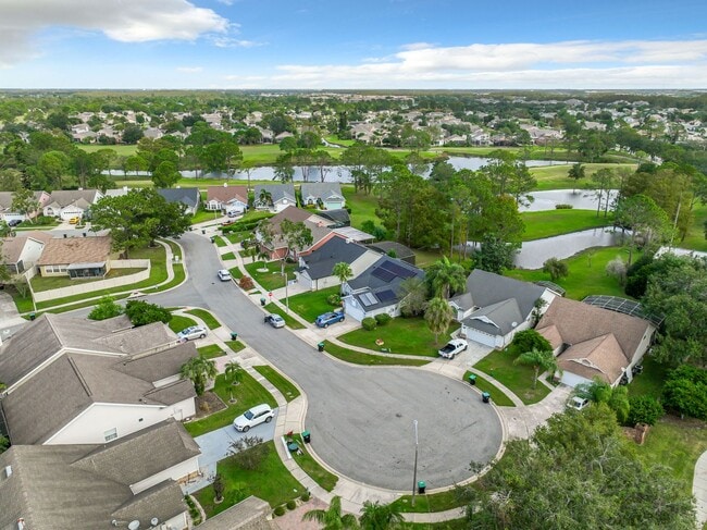 Building Photo - Beautiful 3 Bedroom, 2 Bath POOL Home with 2-Car Garage in the Heart of Hunters Creek!