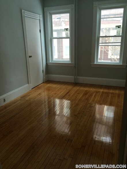 Building Photo - 38 Cherry St