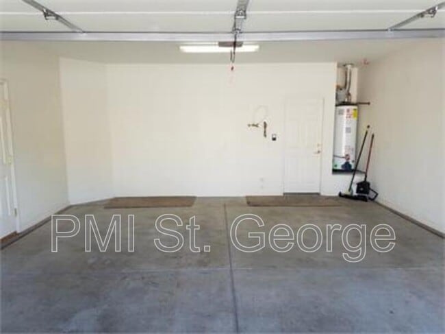 Building Photo - 3753 E Canyon Crest Ave