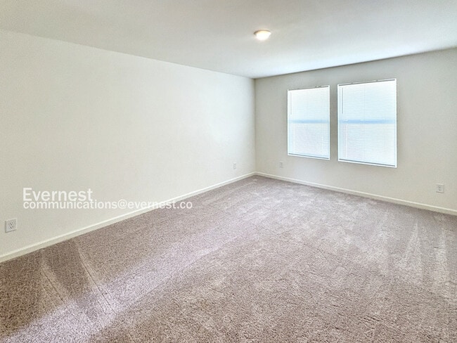 Building Photo - 143 Flowering Cherry St