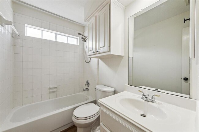 Building Photo - 4115 Crimson Oak Ct