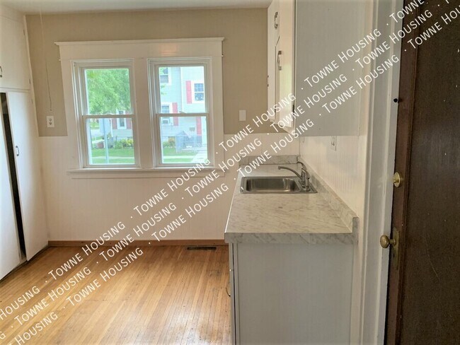 Building Photo - 92 Tremont Ave