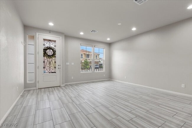 Building Photo - 716 Eros Ct