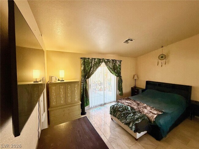 Building Photo - 1708 Crystal Chimes Dr