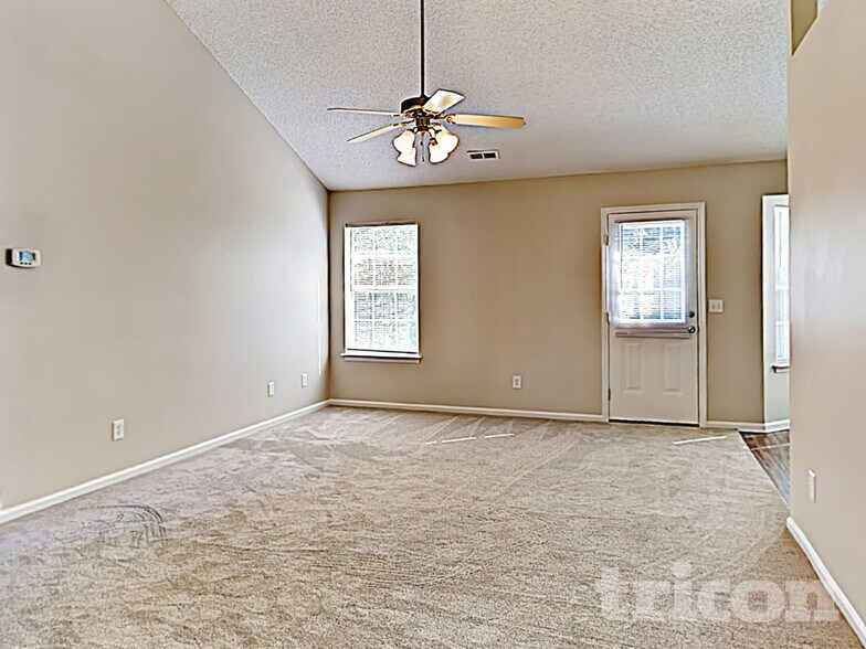 Building Photo - 218 Glencroft Dr
