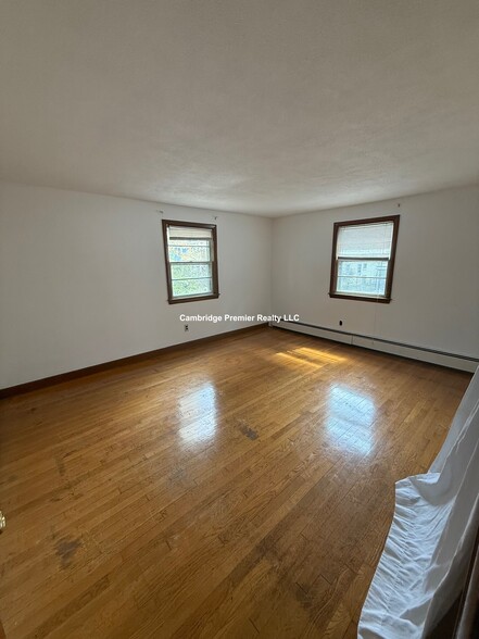 Building Photo - 400 Walden St