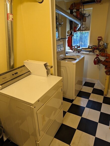 Primary Photo - 230 Beacon St