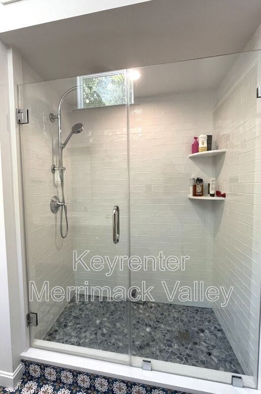 Building Photo - 44 River St