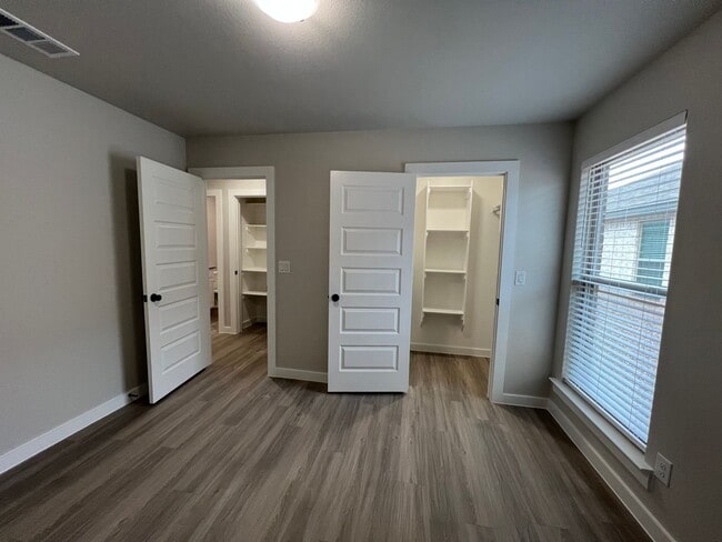 Building Photo - 3/2/2 in Bell Farms available June!!