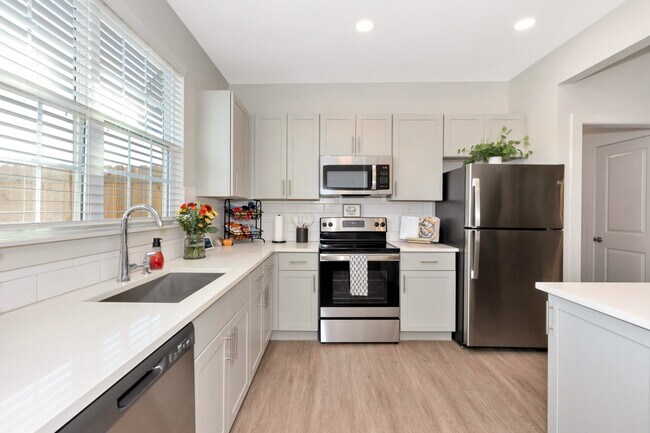 Spacious Kitchen Layout with Natural Light - Memorial Village | Homes for Rent