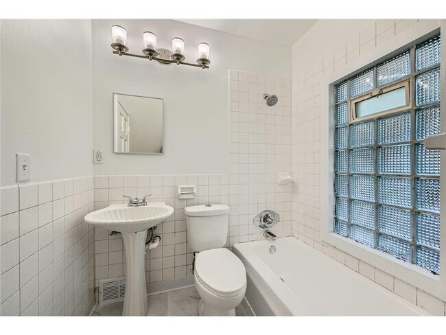 Building Photo - 3014 N Humboldt Ave