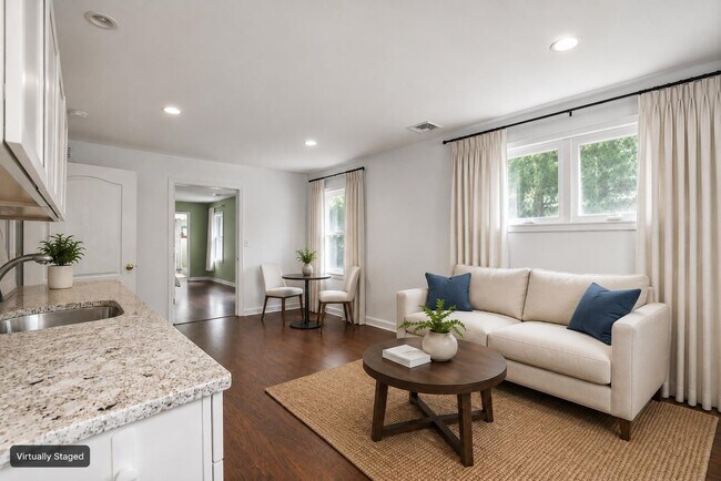 Building Photo - 926 Norgate Dr