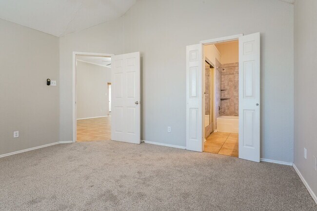 Building Photo - 316 Winnipeg Dr