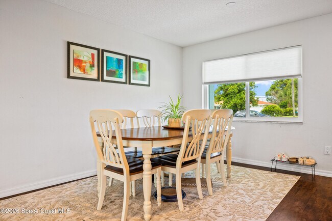 Building Photo - 2502 Plantation Dr