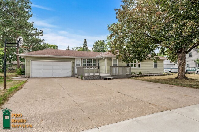 Building Photo - 4 Bedroom Home in Brooklyn Center