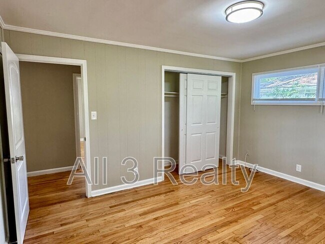 Building Photo - 2804 Sumter Ave