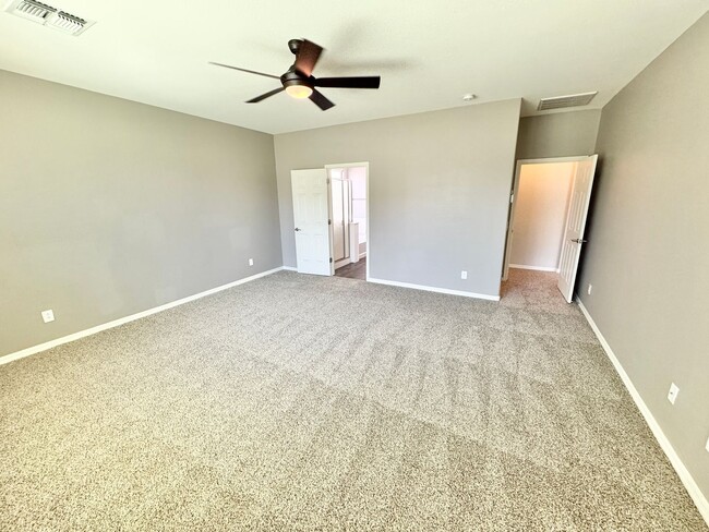 Building Photo - Beautiful 4 Bedroom Single Level Home Loca...