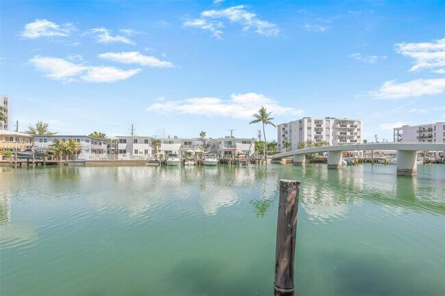 Building Photo - 8040 Tatum Waterway Dr