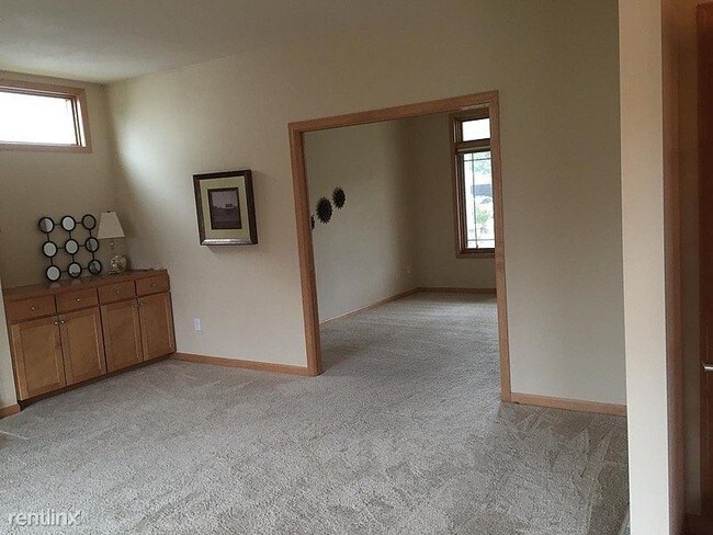 Building Photo - 4 br, 3.5 bath House - 2 Greystone Circle