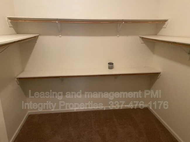 Building Photo - 115 N Pointe Dr