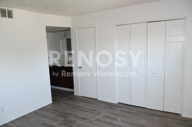 Building Photo - Ideal 1 Br 1 Ba Near Thomas and the 51 Behind the Children's Hospital in Phoenix