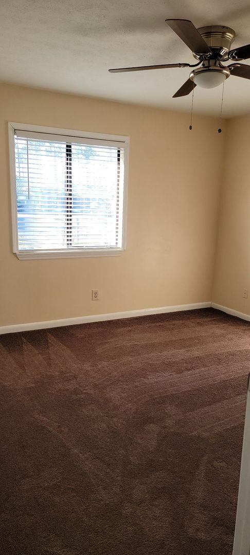Building Photo - Charming 3Bed/2Ba Home, Conveniently Located in Lynn Haven! *1/2 OFF Security Deposit for Active-...