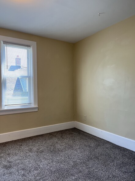 Building Photo - 2139 S Aldrich St