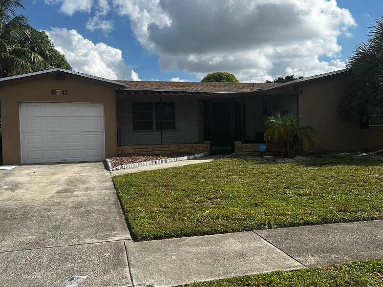 Primary Photo - 6711 NW 1st Ct