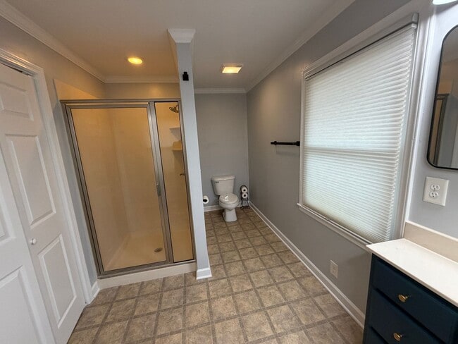 Building Photo - 2 Bedroom 2 Bath Brick rental home in Western Alamance county Fenced Yard 30x40 Garage custom Kit...