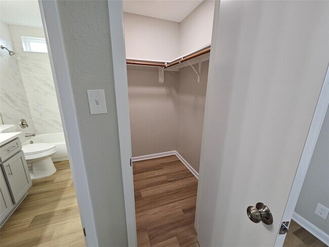 Building Photo - 1416 Hyridge Cir