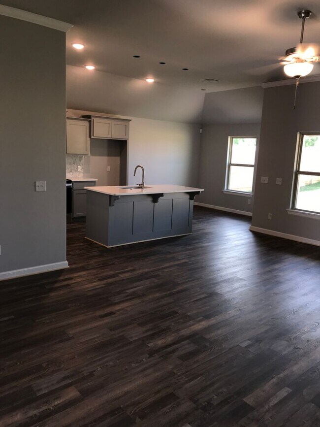 Building Photo - First Month Free!