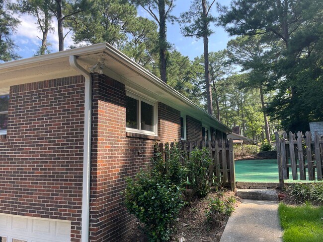 Building Photo - West Homewood: 5 Bedroom 3 Bath House with...