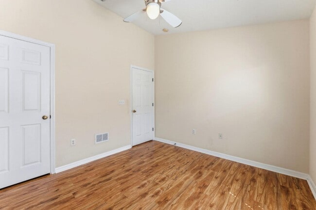 Building Photo - 595 52nd Ave N