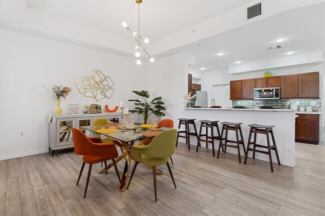 Building Photo - 642 Wells Ct