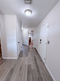 Building Photo - 3-bedroom, 2-bathroom