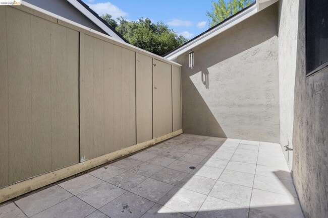 Building Photo - 3000 Sombrero Cir