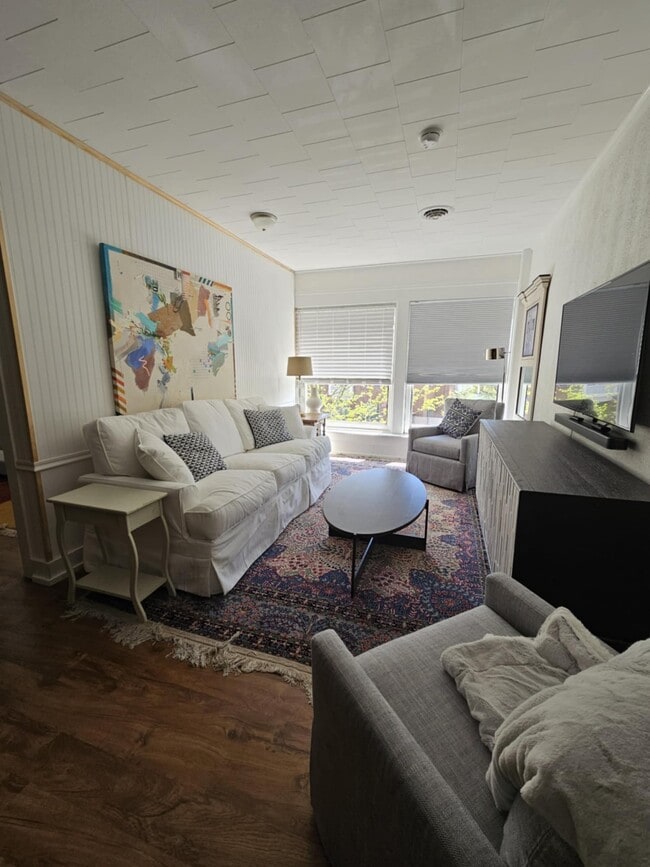 Building Photo - 336 Pennsylvania Ave W