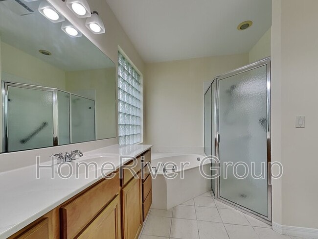 Building Photo - 1661 Birdie Dr