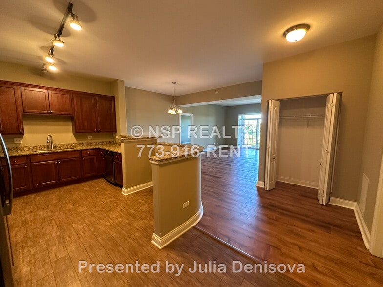 Building Photo - 1 Itasca Pl