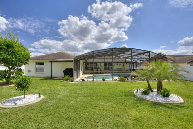 Building Photo - 7725 Indian Ridge Trail N