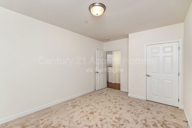 Building Photo - 2101 N Monroe St